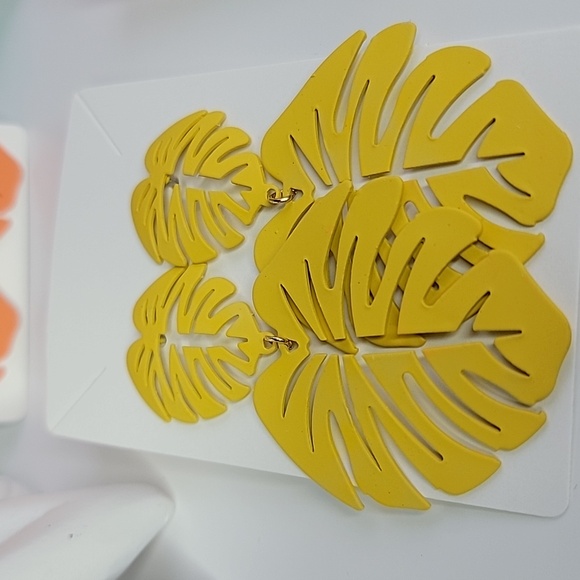 Bright, Bohemian, Hollow Leaf Earrings - Picture 6 of 8